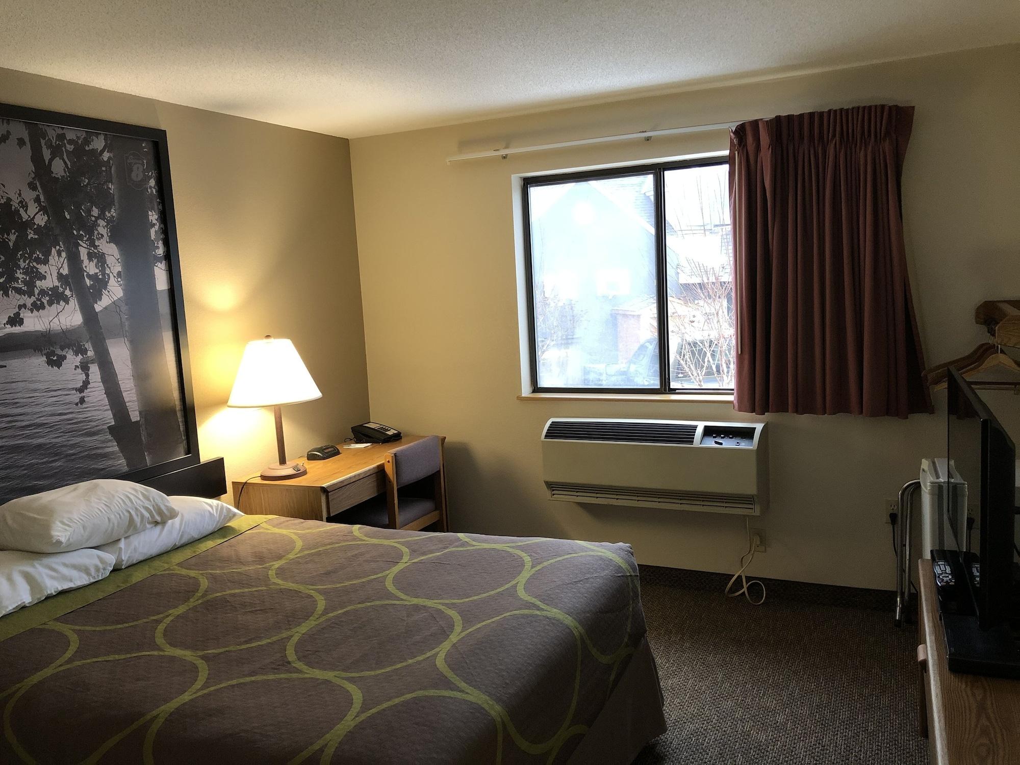 ซูเปอร์ 8 บาย วินด์แฮม ซัลมอน อาร์ม Hotel แซลมอนอาร์ม ภายนอก รูปภาพ