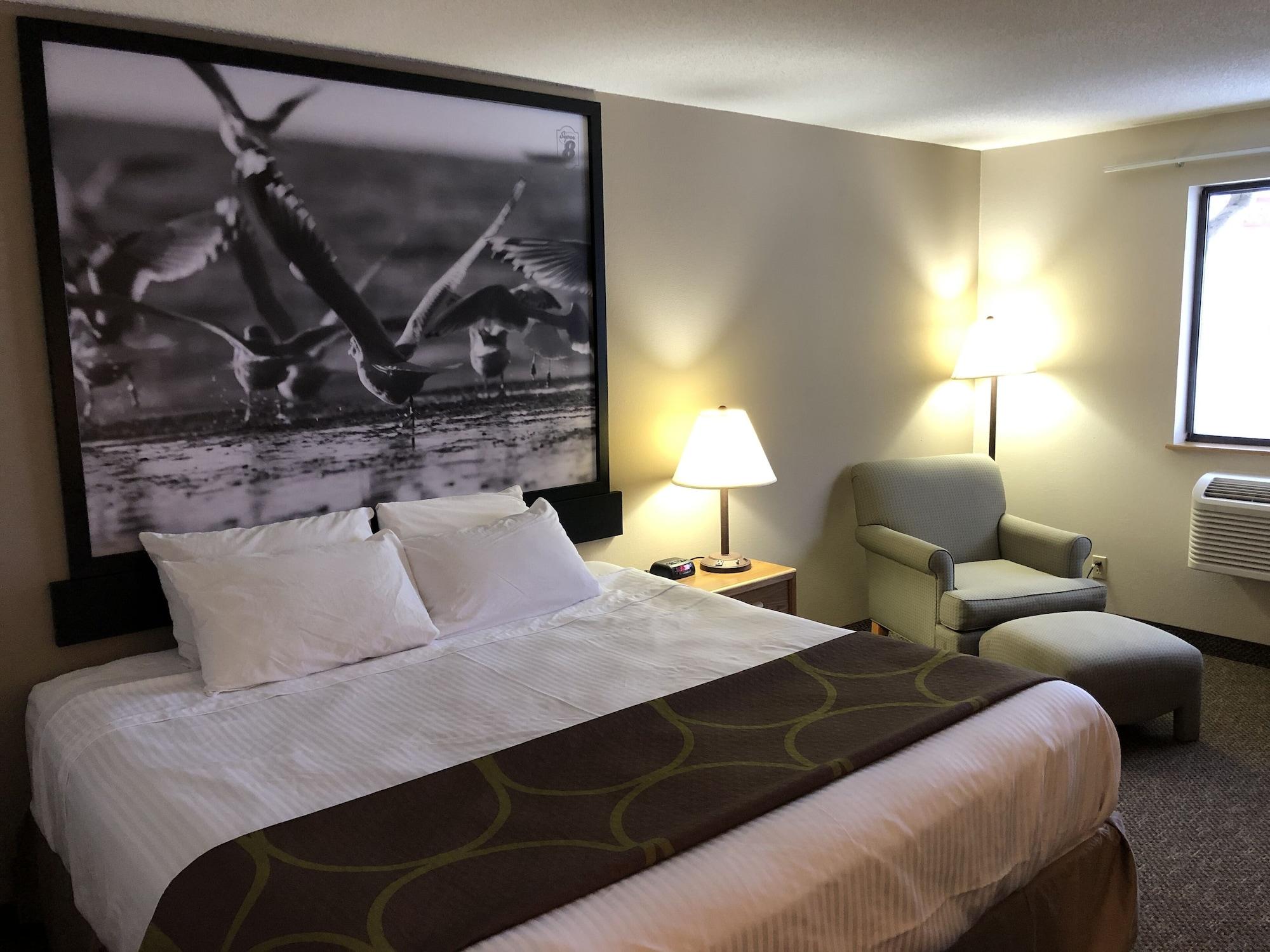 ซูเปอร์ 8 บาย วินด์แฮม ซัลมอน อาร์ม Hotel แซลมอนอาร์ม ภายนอก รูปภาพ