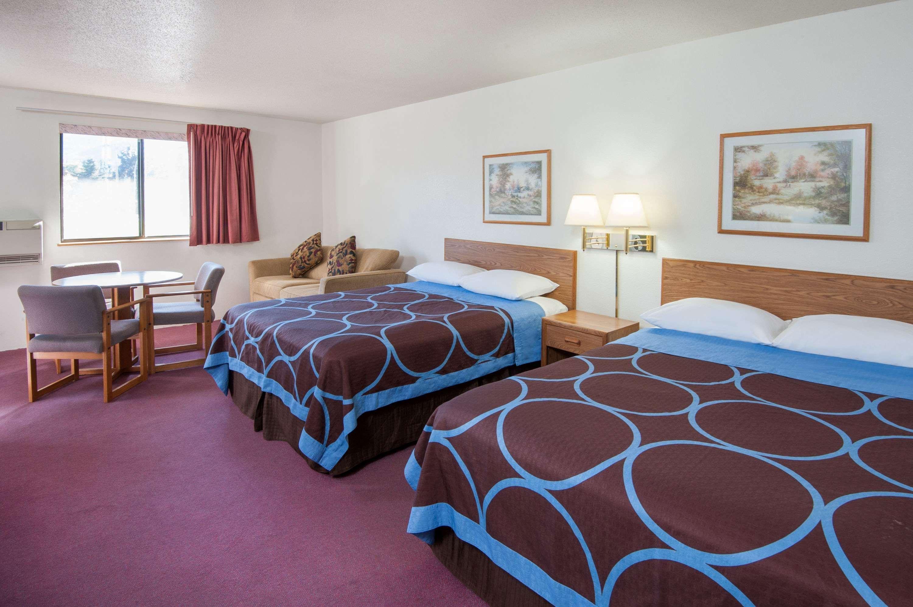 ซูเปอร์ 8 บาย วินด์แฮม ซัลมอน อาร์ม Hotel แซลมอนอาร์ม ภายนอก รูปภาพ