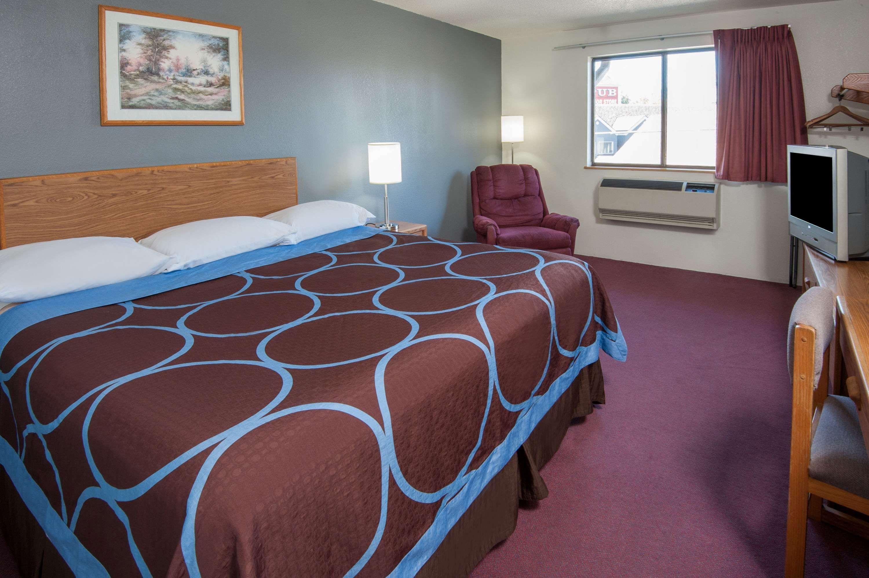 ซูเปอร์ 8 บาย วินด์แฮม ซัลมอน อาร์ม Hotel แซลมอนอาร์ม ภายนอก รูปภาพ