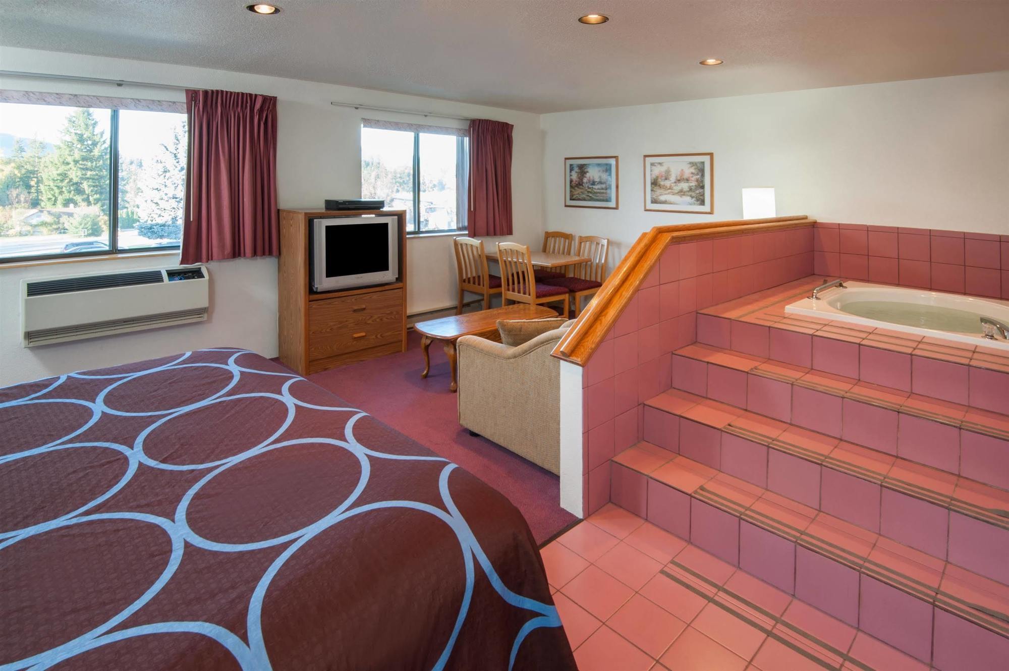 ซูเปอร์ 8 บาย วินด์แฮม ซัลมอน อาร์ม Hotel แซลมอนอาร์ม ภายนอก รูปภาพ