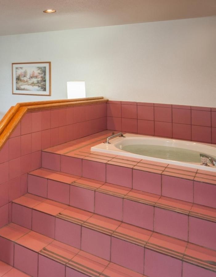 ซูเปอร์ 8 บาย วินด์แฮม ซัลมอน อาร์ม Hotel แซลมอนอาร์ม ภายนอก รูปภาพ